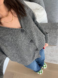 Load image into Gallery viewer, Roman Cardigan (M)