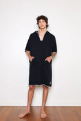 Charger l'image dans la visionneuse de la galerie, Men's Muslin Surf Poncho