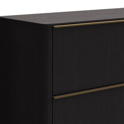 Dalla Dresser