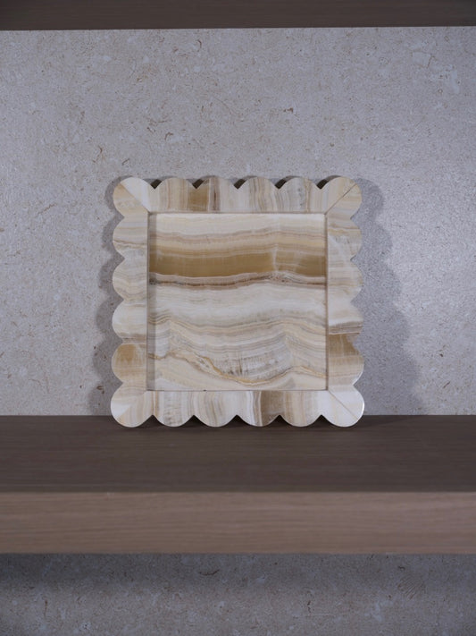 Onyx Scalloped Tray