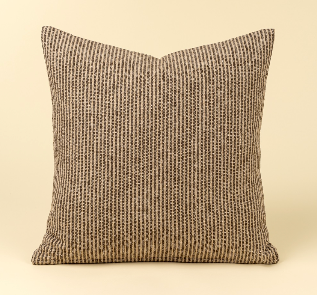 Pillows & Throws