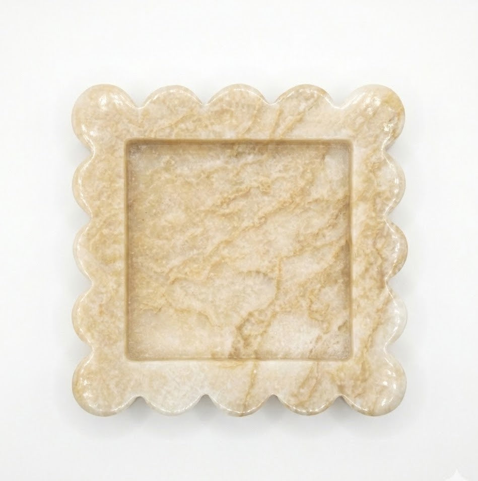 Onyx Scalloped Tray